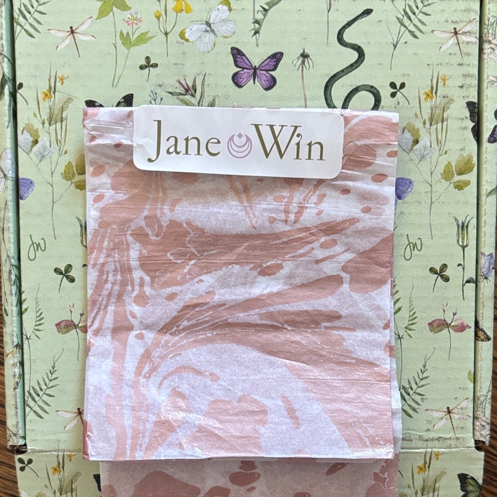 Jane Win Shipping Box